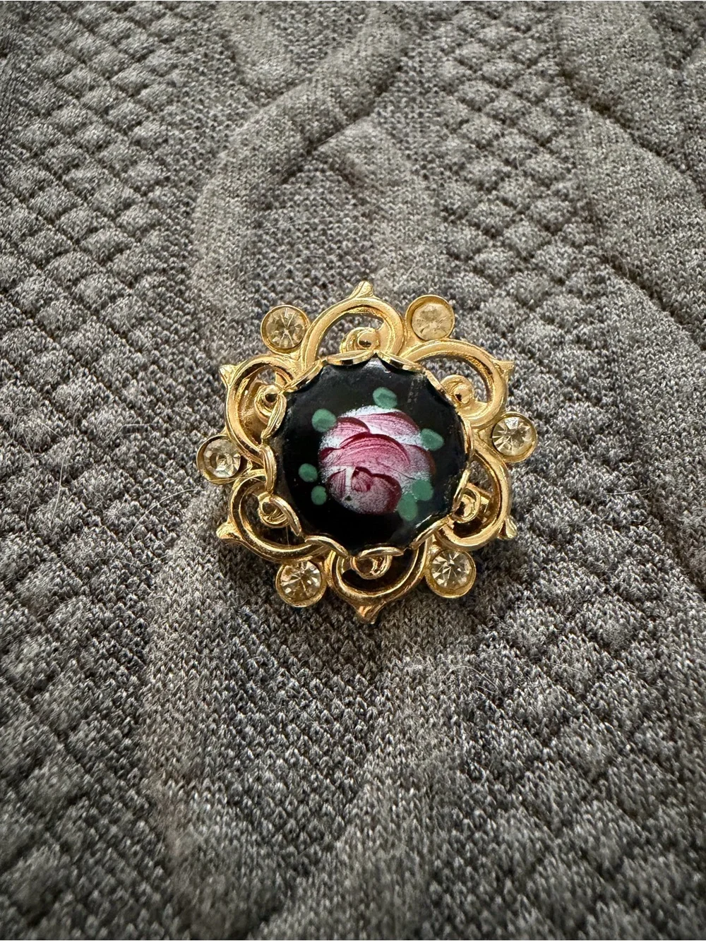 N/A elegant gold